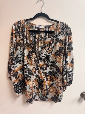 Meri Skye Women's Abstract Print V-Neck Blouse in White, Black & Tan